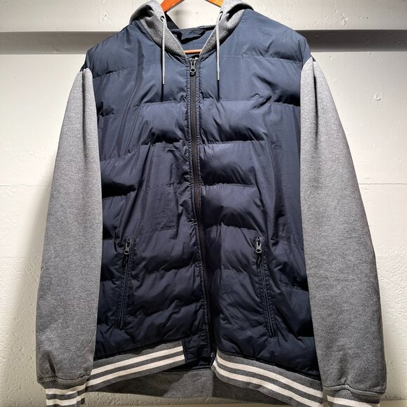 American Eagle Men's Varsity Puffer Jacket with Hood - Picture 5 of 9